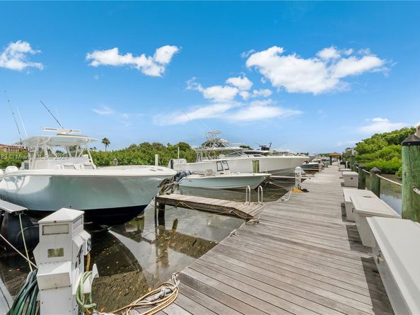 6100 Paradise Point Dr 6100, Palmetto Bay FL 33157