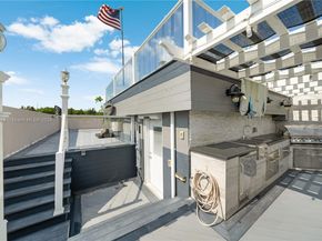 6100 Paradise Point Dr 6100, Palmetto Bay FL 33157