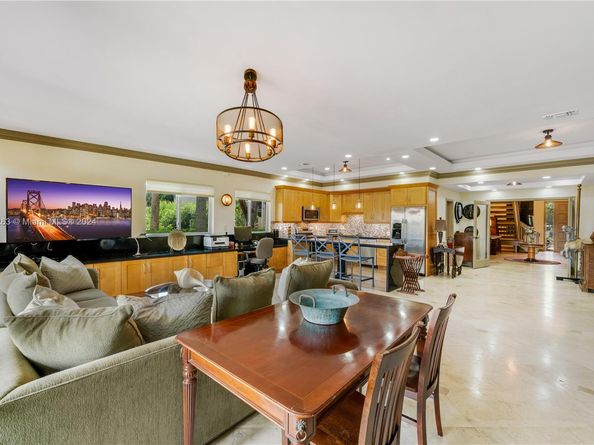 6100 Paradise Point Dr 6100, Palmetto Bay FL 33157