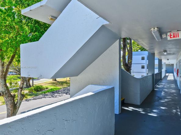 8401 Lagos De Campo Blvd 210V, Tamarac FL 33321
