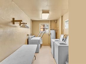 610 NE 12th Ave 203, Hallandale Beach FL 33009