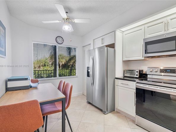 1301 SW 142nd Ave 203H, Pembroke Pines FL 33027