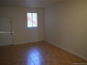 17720 NW 73rd Ave 105, Hialeah FL 33015