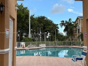 17720 NW 73rd Ave 105, Hialeah FL 33015