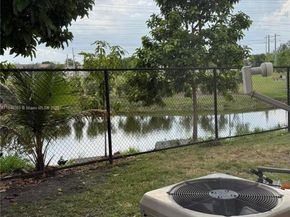 17720 NW 73rd Ave 105, Hialeah FL 33015