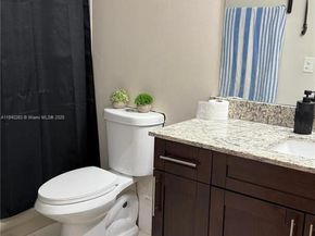 17720 NW 73rd Ave 105, Hialeah FL 33015