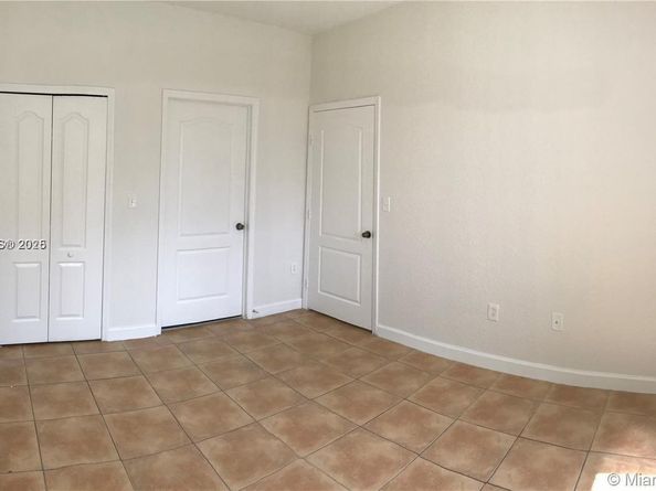 17720 NW 73rd Ave 105, Hialeah FL 33015