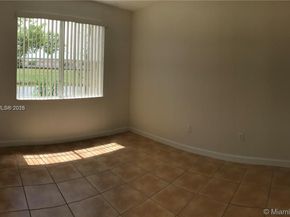 17720 NW 73rd Ave 105, Hialeah FL 33015