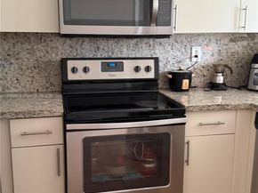 17720 NW 73rd Ave 105, Hialeah FL 33015