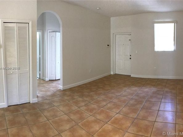 17720 NW 73rd Ave 105, Hialeah FL 33015