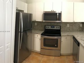 17720 NW 73rd Ave 105, Hialeah FL 33015
