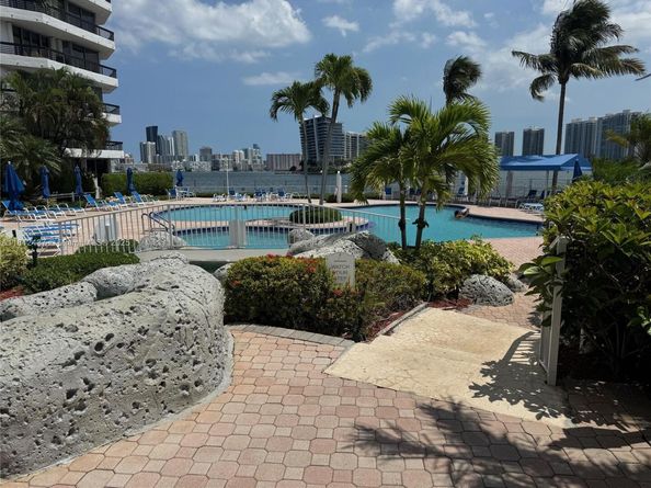 3530 Mystic Pointe Dr 601, Aventura FL 33180