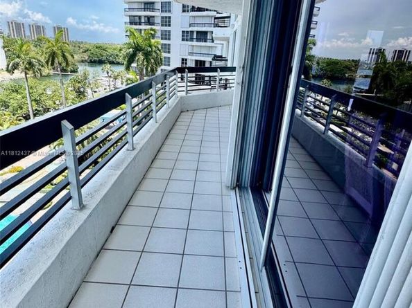 3530 Mystic Pointe Dr 601, Aventura FL 33180