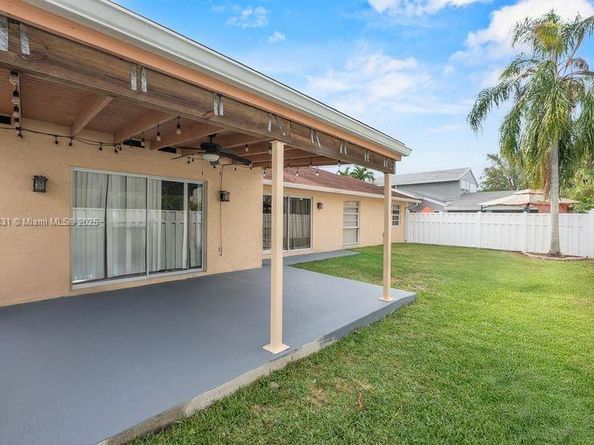 550 Auburn Way, Davie FL 33325