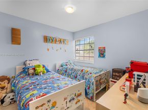 550 Auburn Way, Davie FL 33325