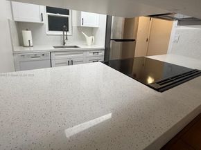 160 SW 30th Ave 109A, Miami FL 33135
