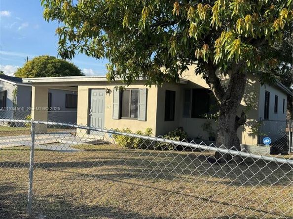 2227 NW 9th Ct, Fort Lauderdale FL 33311