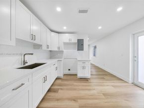 2951 NW 47th St, Miami FL 33142