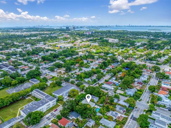 120 NW 49th St, Miami FL 33127