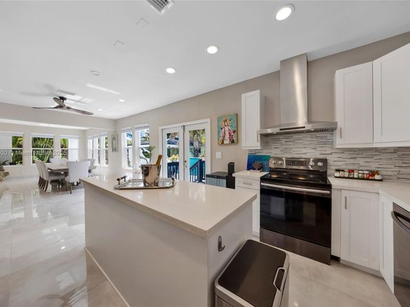 120 NW 49th St, Miami FL 33127