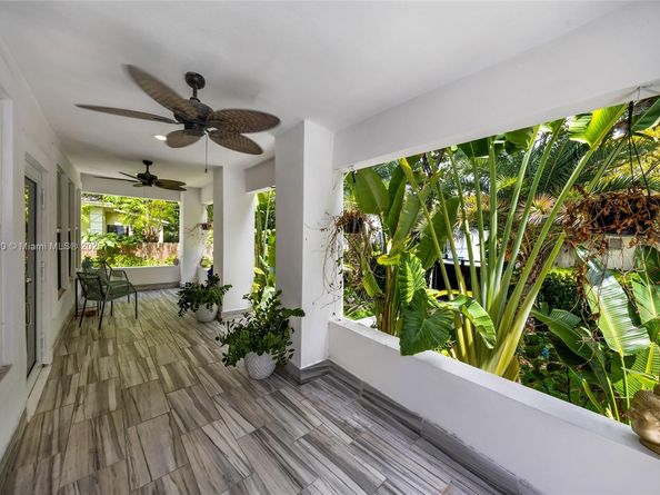 120 NW 49th St, Miami FL 33127