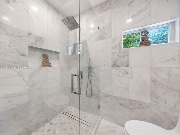 120 NW 49th St, Miami FL 33127