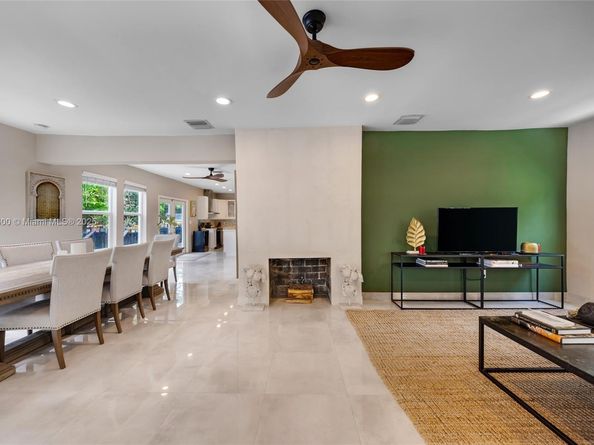 120 NW 49th St, Miami FL 33127