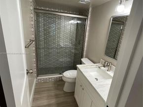 1831 NE 38th St 403, Oakland Park FL 33308