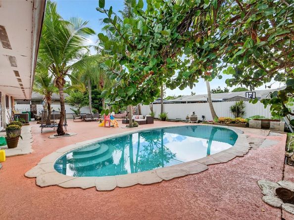 10015 SW 166th St, Miami FL 33157