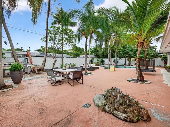 10015 SW 166th St, Miami FL 33157