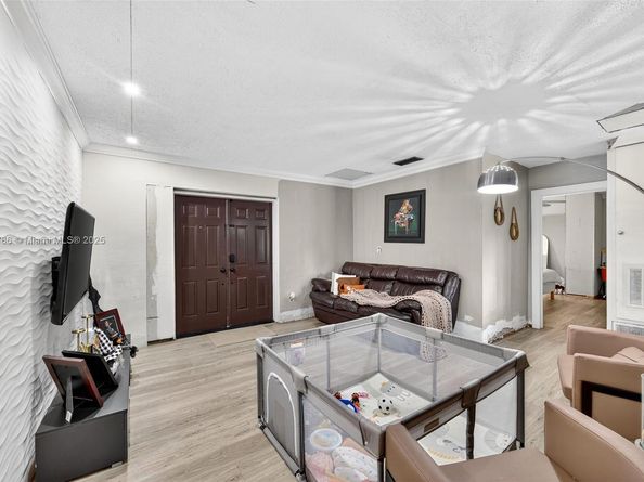 10015 SW 166th St, Miami FL 33157
