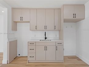 608 NW 6th Ct, Hallandale Beach FL 33009