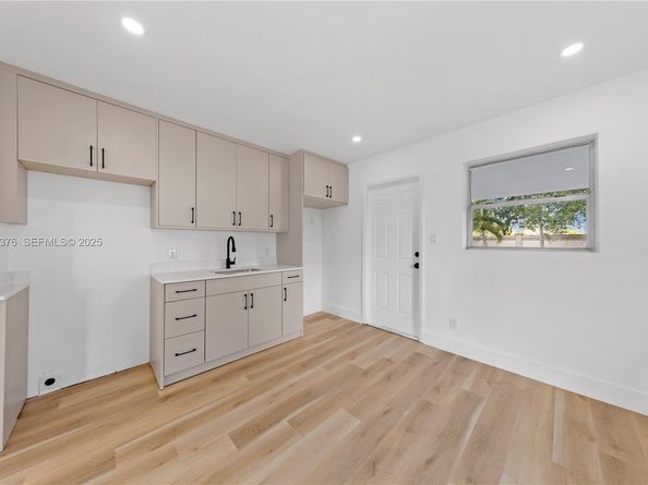 608 NW 6th Ct, Hallandale Beach FL 33009