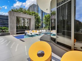 45 SW 9th St 1806, Miami FL 33130