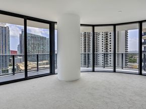 45 SW 9th St 1806, Miami FL 33130