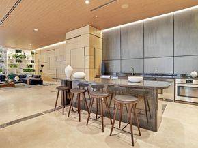 45 SW 9th St 1806, Miami FL 33130