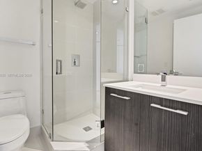 45 SW 9th St 1806, Miami FL 33130