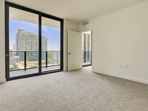 45 SW 9th St 1806, Miami FL 33130