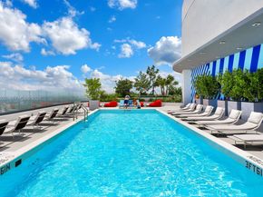 45 SW 9th St 1806, Miami FL 33130