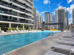 45 SW 9th St 1806, Miami FL 33130