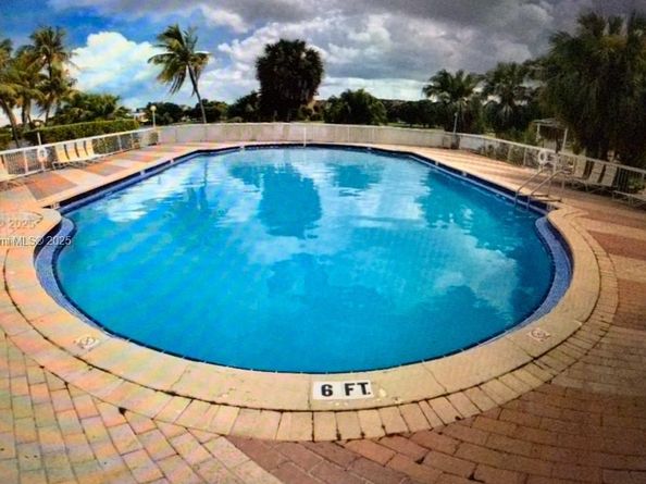 9365 Fontainebleau, Miami FL 33172