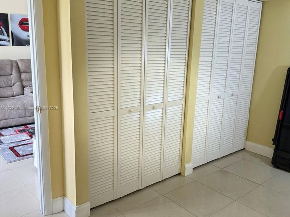 9365 Fontainebleau, Miami FL 33172