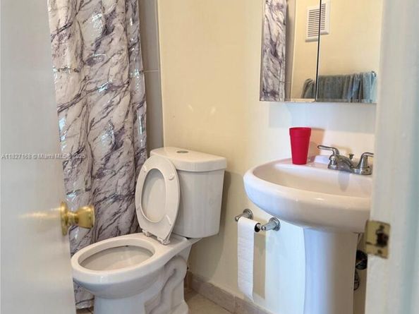 9365 Fontainebleau, Miami FL 33172