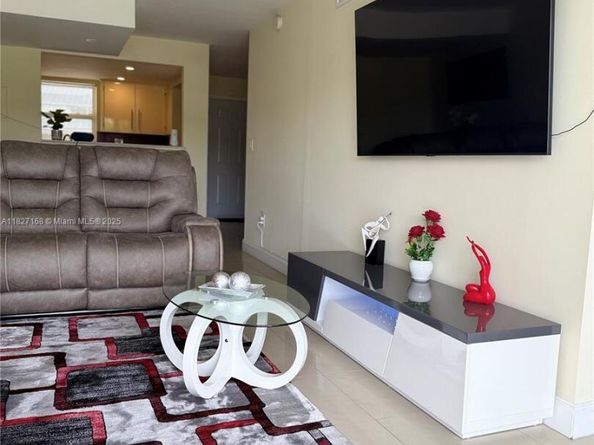 9365 Fontainebleau, Miami FL 33172