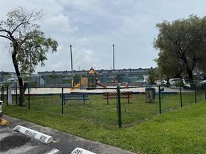 9365 Fontainebleau, Miami FL 33172