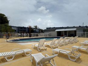 9365 Fontainebleau, Miami FL 33172