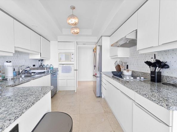 7000 Island Blvd #1402, Aventura FL 33160
