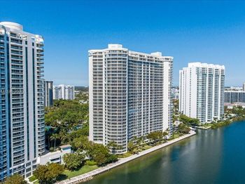 7000 Island Blvd #1402