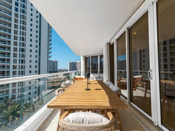 7000 Island Blvd #1402, Aventura FL 33160