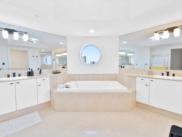 7000 Island Blvd #1402, Aventura FL 33160